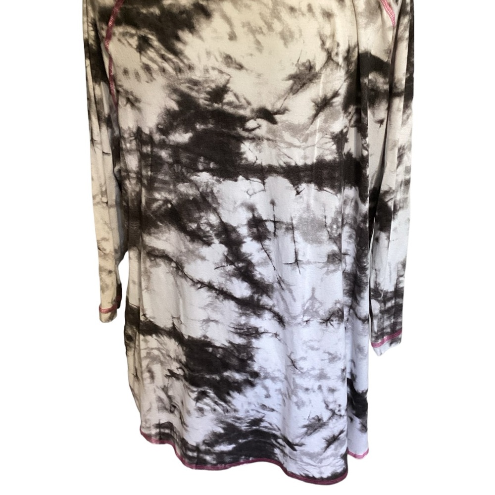 SNOSKINS Abstract Pullover Top In Medium EUC - Picture 7 of 7